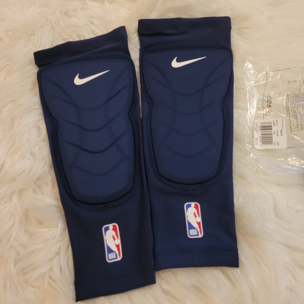 Nike NBA Issued Hyperstrong Padded Knee Sleeves - navy